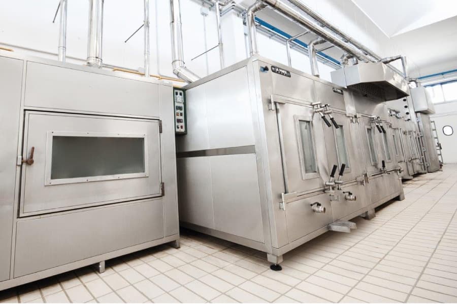 Forni industriali in acciaio inox nello stabilimento Signoracci